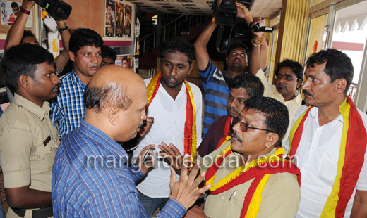Karnataka Rakshana Vedike protest in Mangalore